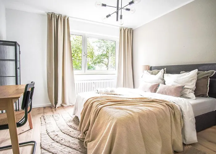 Homefy Feel-Good Apartment - Own Parking, Balcony And Garden