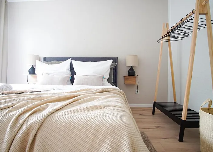 Homefy Feel-Good Apartment - Own Parking, Balcony And Garden