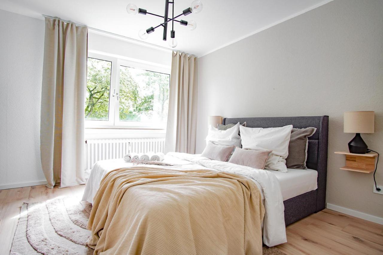 Homefy Feel-good - Own Parking, Balcony And Garden Apartment